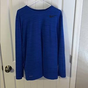Long Sleeve DRI-FIT Nike. 100% Polyester